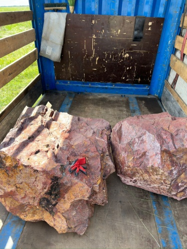 Ландшафтные глыбы красно-фиолетовые 200-1000 килограмм купить в Кировской области