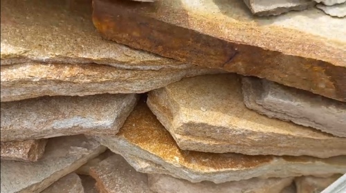 Плитняк златолит жёлтый золотистый для отмостки купить в Кировской области