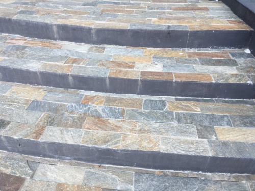 Плитка из Златолита Уральского для лестницы купить в Кировской области