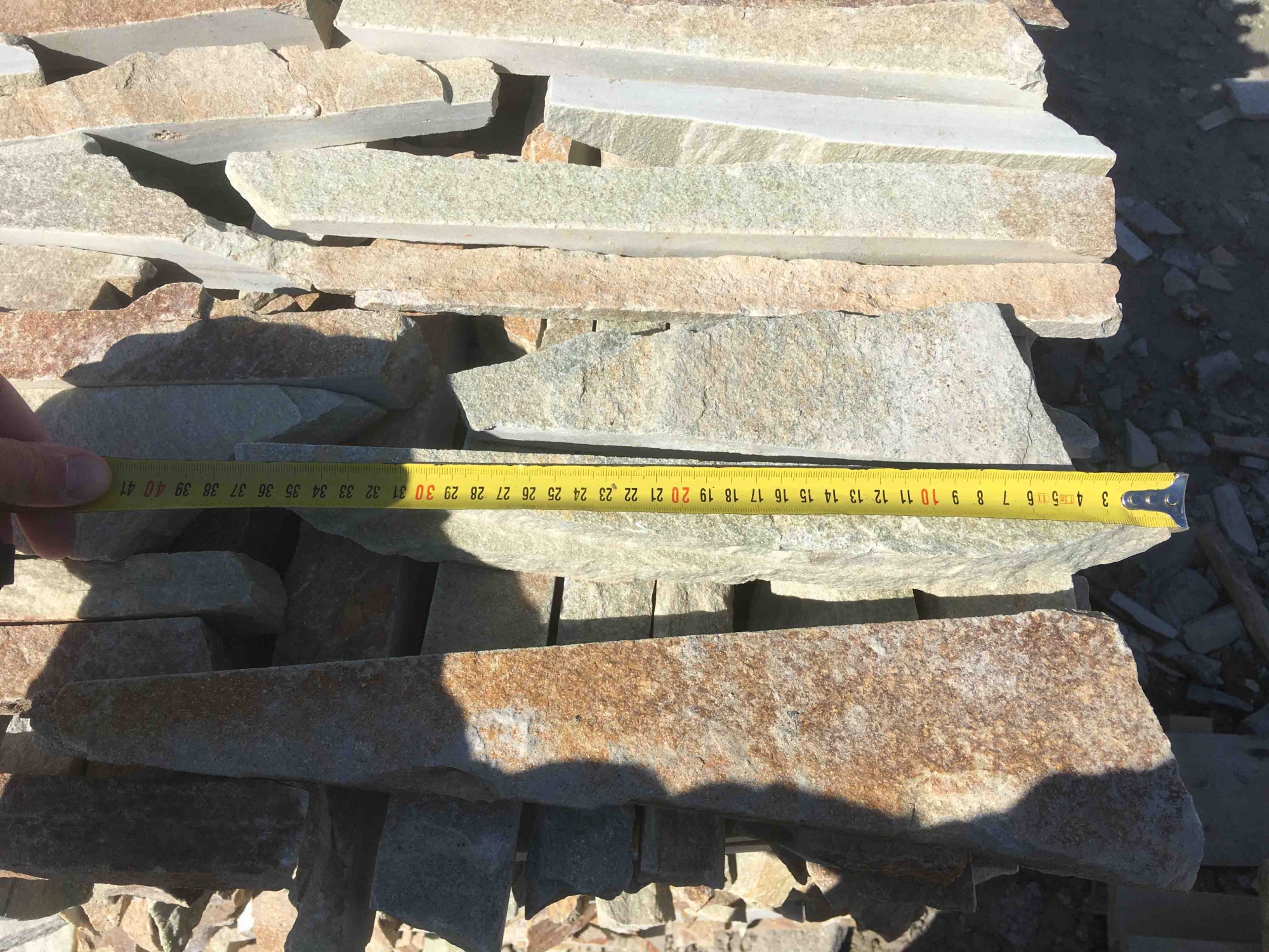 Горбушка златолит золотистый для облицовки купить в Кировской области