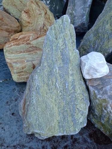 Златолит жёлтый, жёлто-зелёный глыбки и валуны для ланшафтного дизайна купить в Кировской области