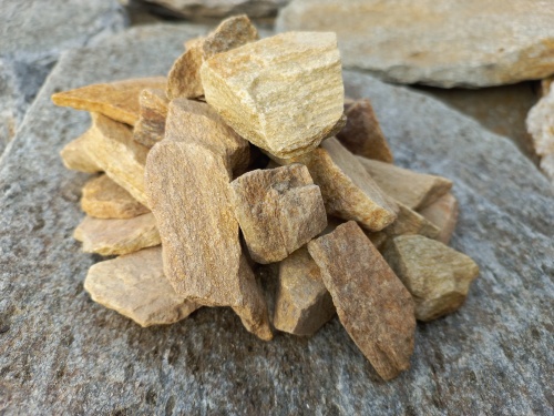 Златолит жёлтый декоративная каменная крошка купить в Кировской области