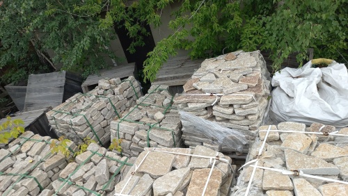 Гранитный плитняк галтованный для парковки купить в Кировской области