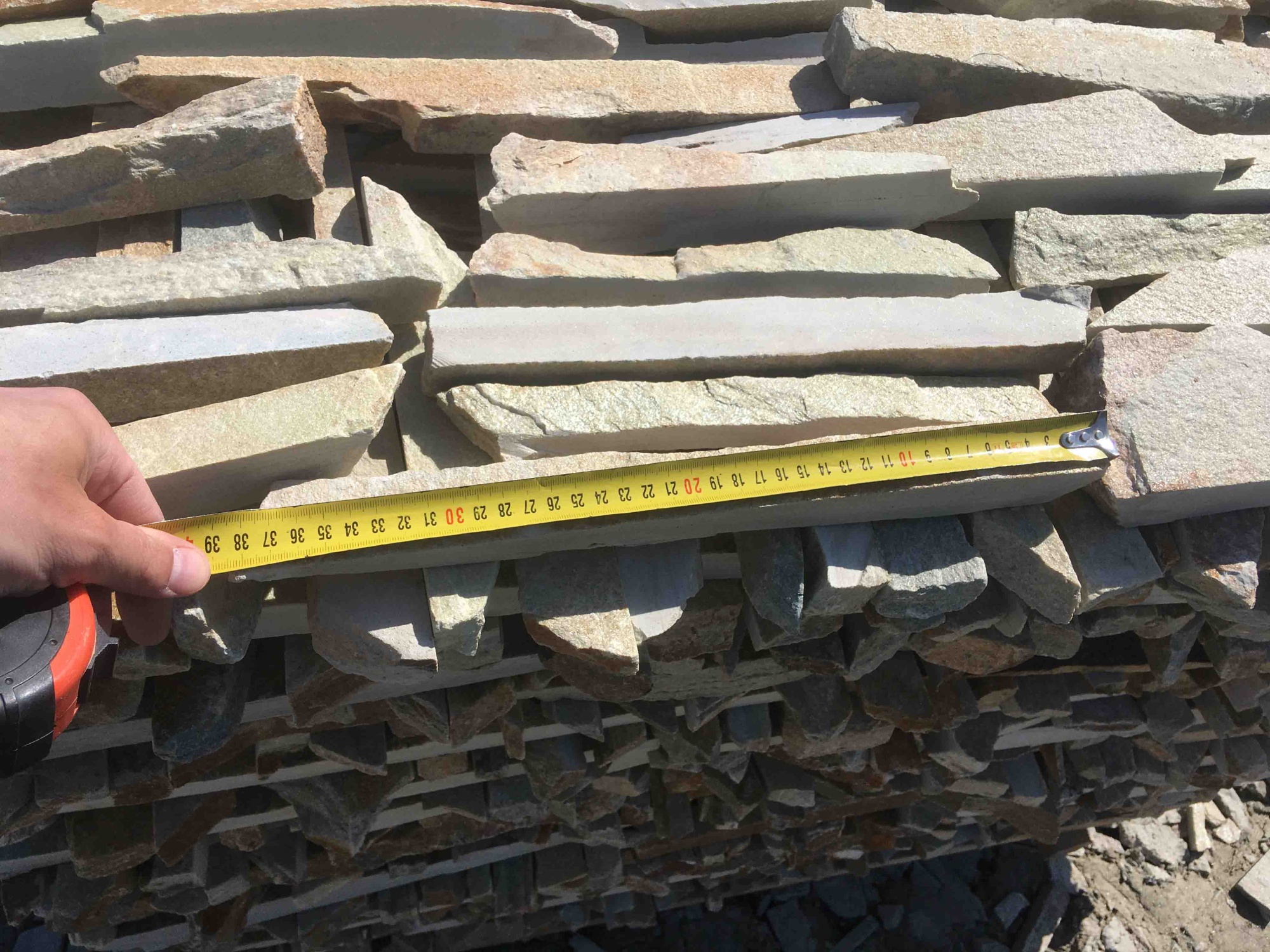 Горбушка златолит золотистый для облицовки купить в Кировской области