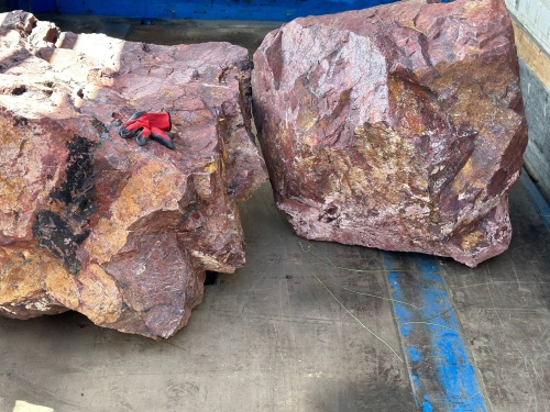 Ландшафтные глыбы красно-фиолетовые 200-1000 килограмм купить в Кировской области