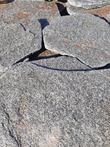 Златолит серебристый галтованный для лестниц купить в Кировской области