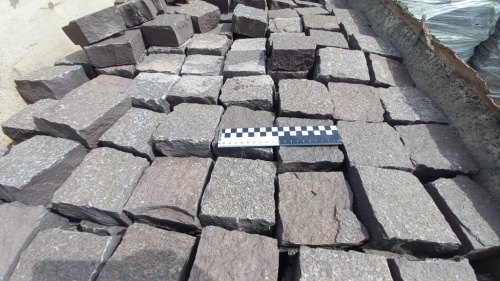 Лемезит колотая брусчатка 10 * 10 см. для парковки купить в Кировской области