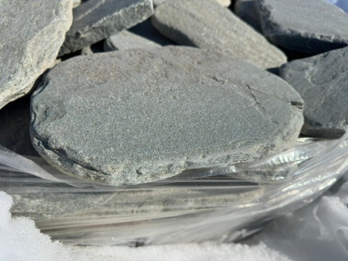 Плитняк златолит зелёный галтованный для мощения на бетон купить в Кировской области